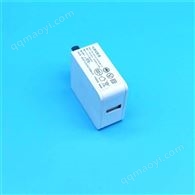 中規5V3A充電器