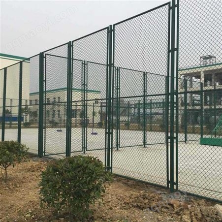 供应浸塑学校操场篮球场包塑围网 304不锈钢勾花护栏  车间隔离铁丝网围栏